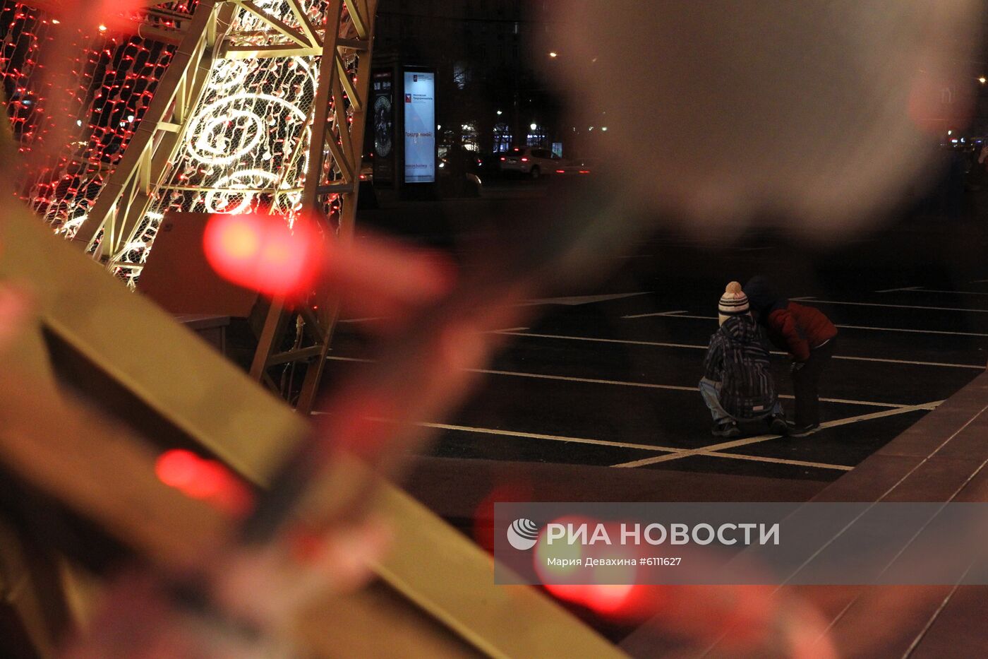 Новогоднее украшение центральных площадей и улиц Москвы