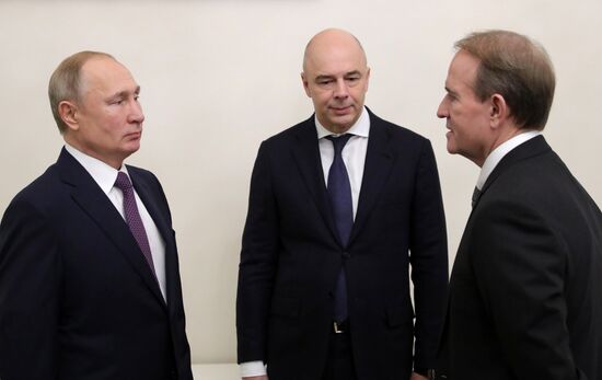 Рабочая поездка президента РФ В. Путина в Санкт-Петербург