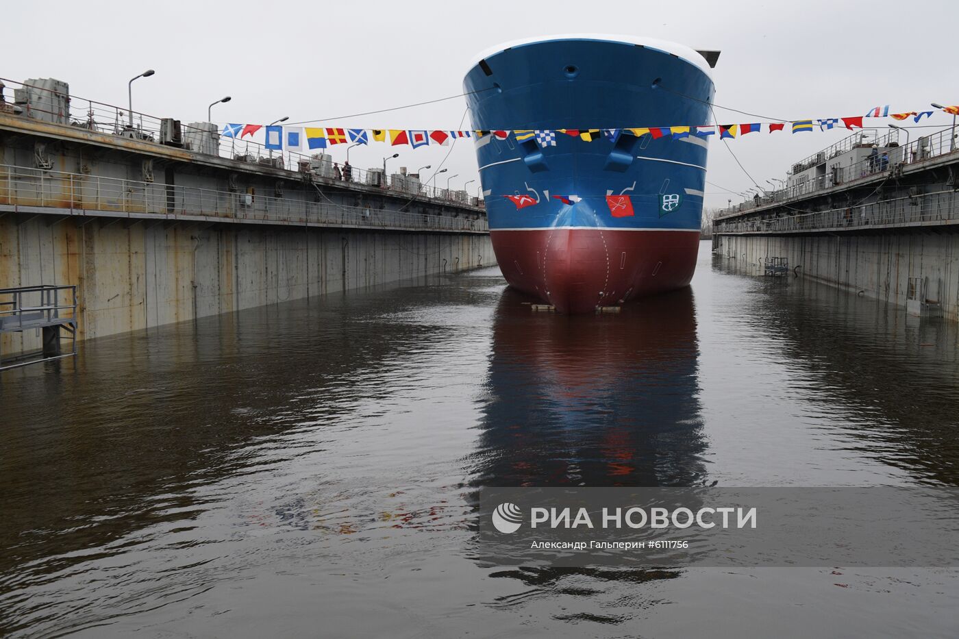 Cпуск на воду судна "Гандвик-1" в Санкт-Петербурге