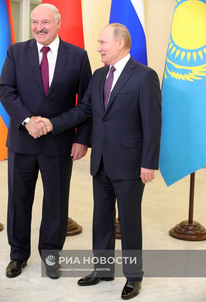 Рабочая поездка президента РФ В. Путина в Санкт-Петербург