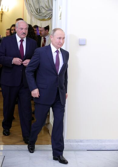 Рабочая поездка президента РФ В. Путина в Санкт-Петербург