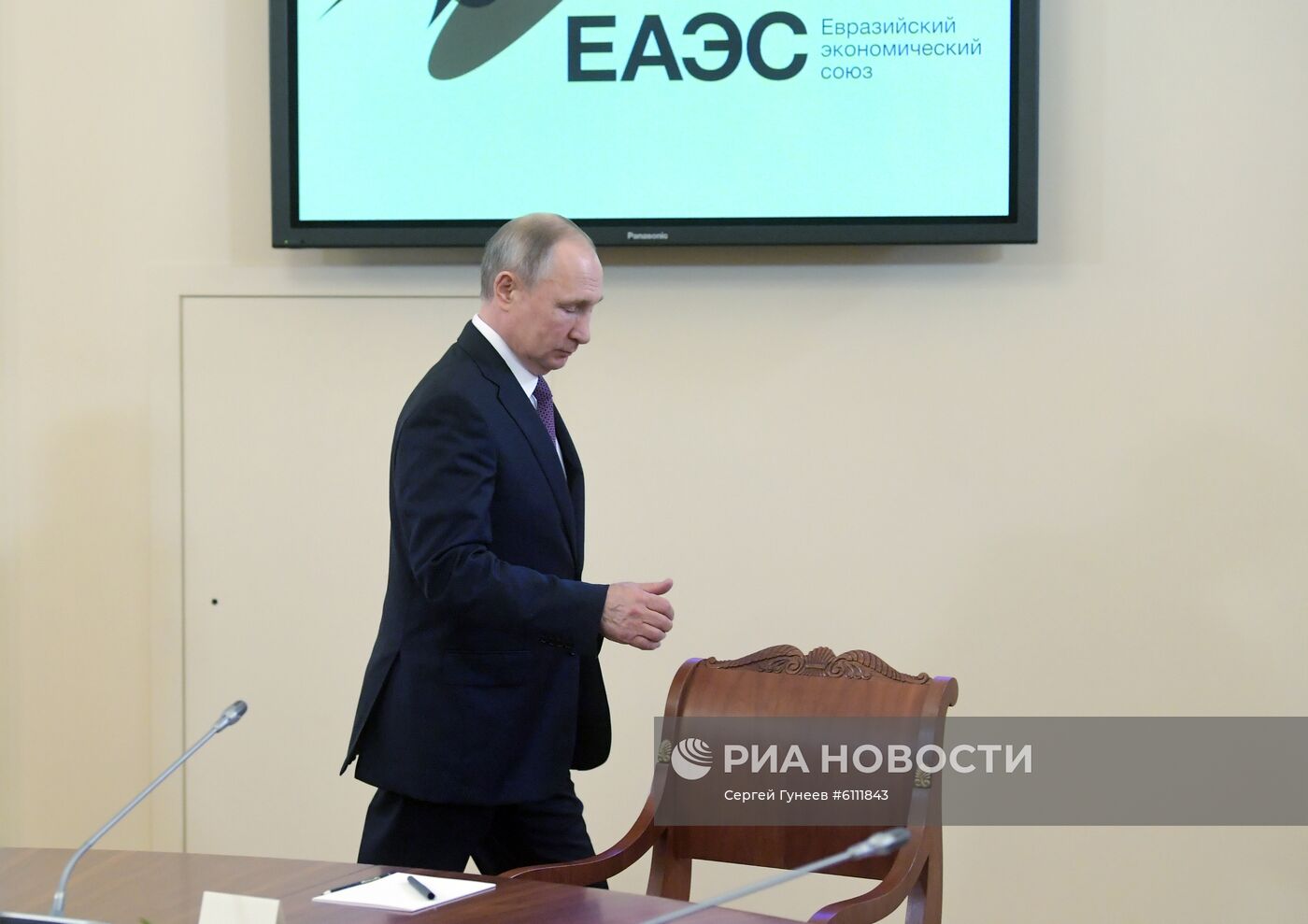 Рабочая поездка президента РФ В. Путина в Санкт-Петербург