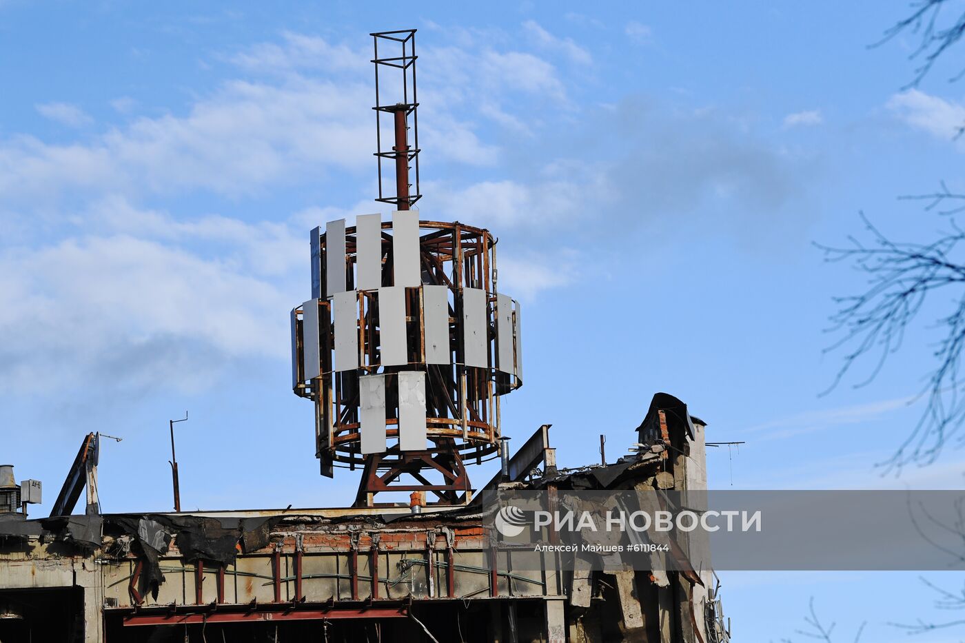 Продолжается снос киноцентра "Соловей" на Красной Пресне в Москве