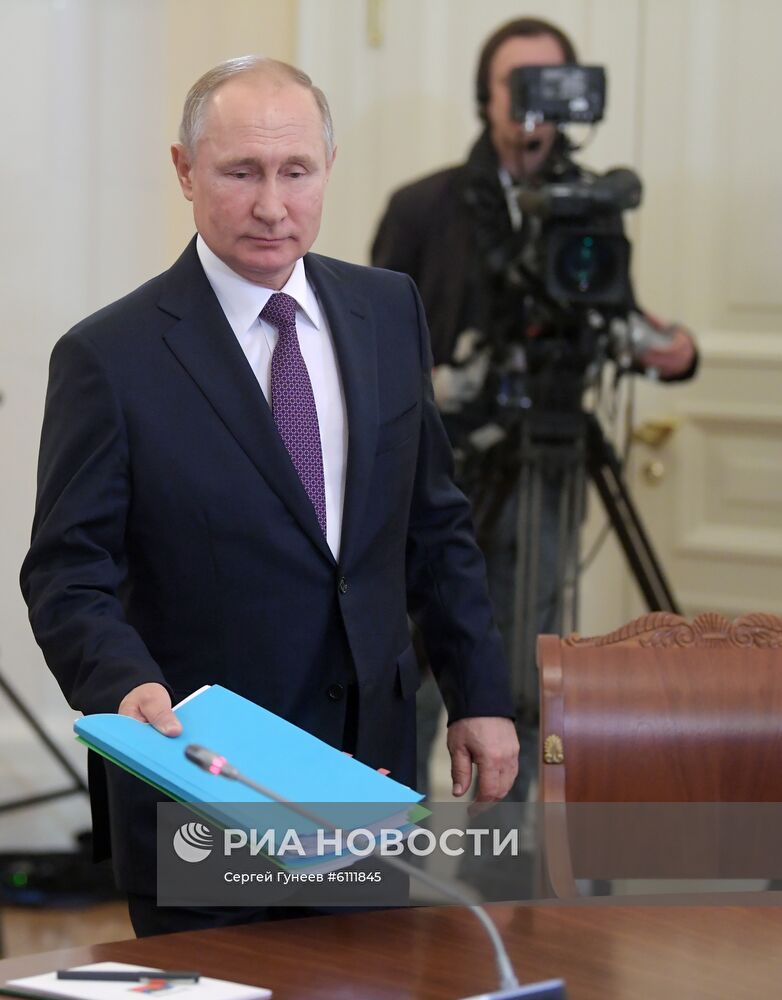 Рабочая поездка президента РФ В. Путина в Санкт-Петербург