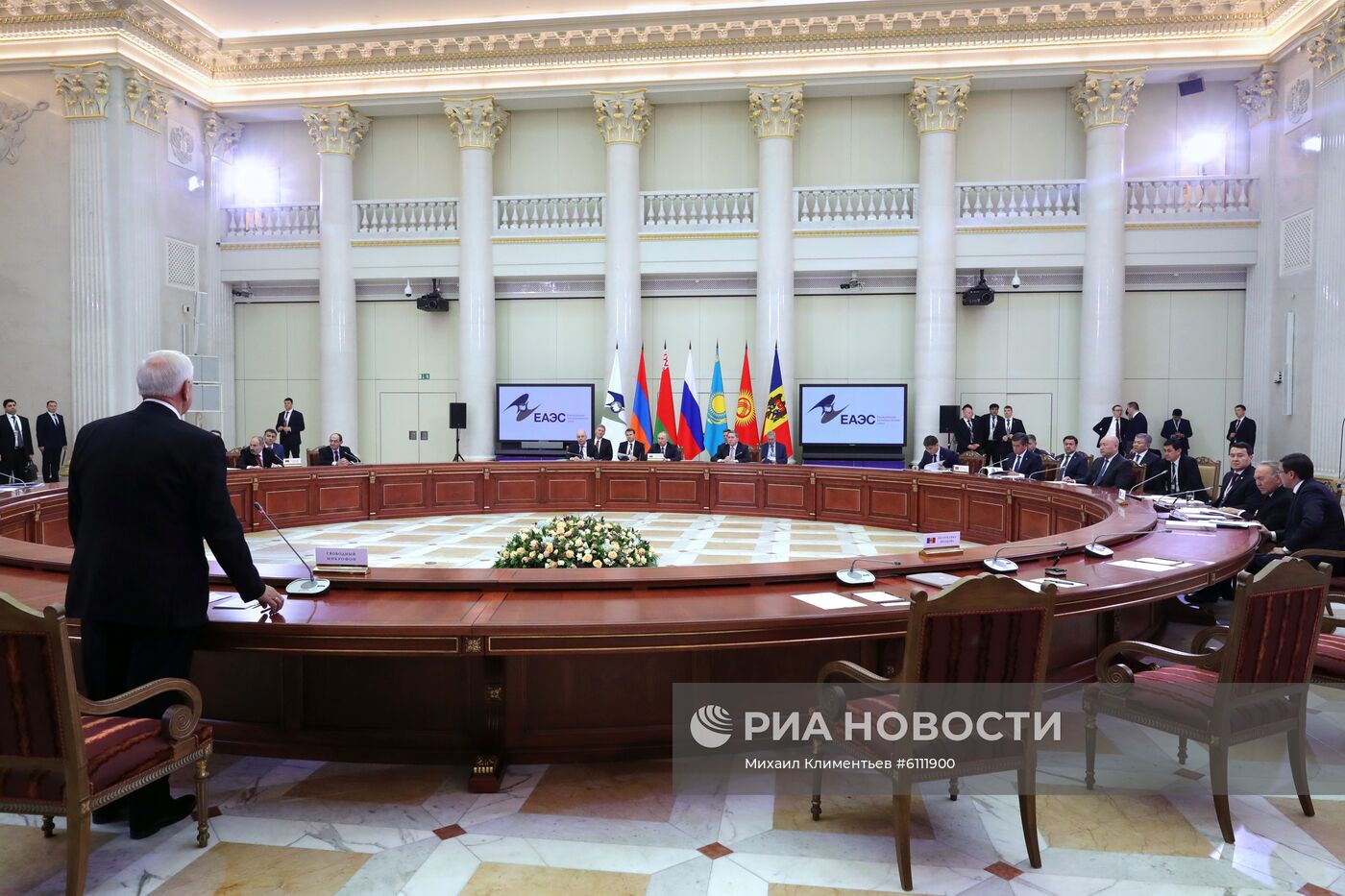 Рабочая поездка президента РФ В. Путина в Санкт-Петербург