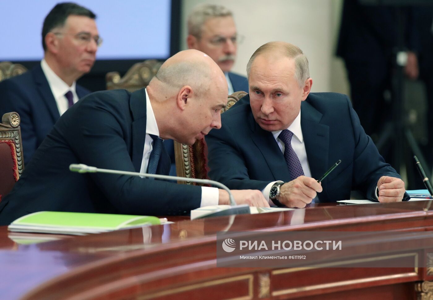 Рабочая поездка президента РФ В. Путина в Санкт-Петербург