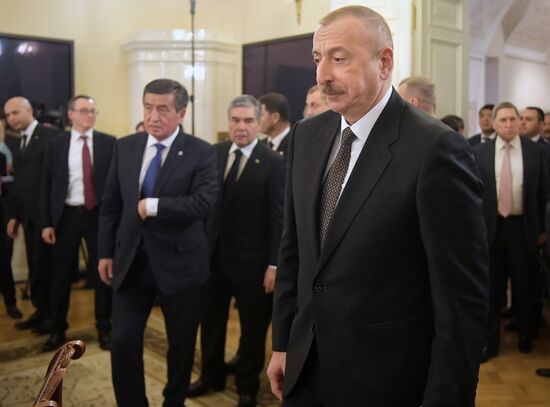 Рабочая поездка президента РФ В. Путина в Санкт-Петербург