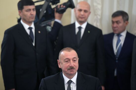 Рабочая поездка президента РФ В. Путина в Санкт-Петербург