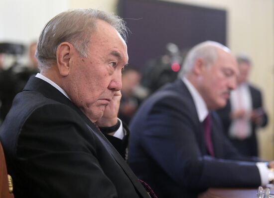 Рабочая поездка президента РФ В. Путина в Санкт-Петербург