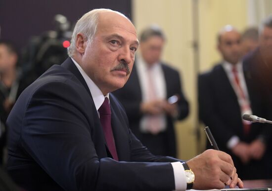 Рабочая поездка президента РФ В. Путина в Санкт-Петербург