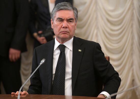 Рабочая поездка президента РФ В. Путина в Санкт-Петербург