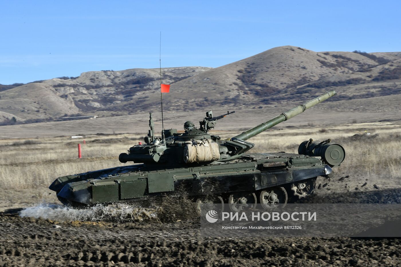 "Танковый биатлон" в Крыму