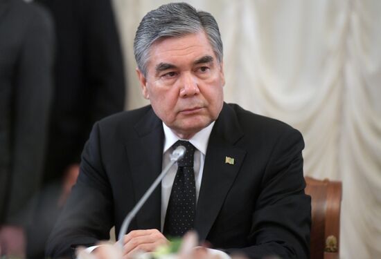 Рабочая поездка президента РФ В. Путина в Санкт-Петербург