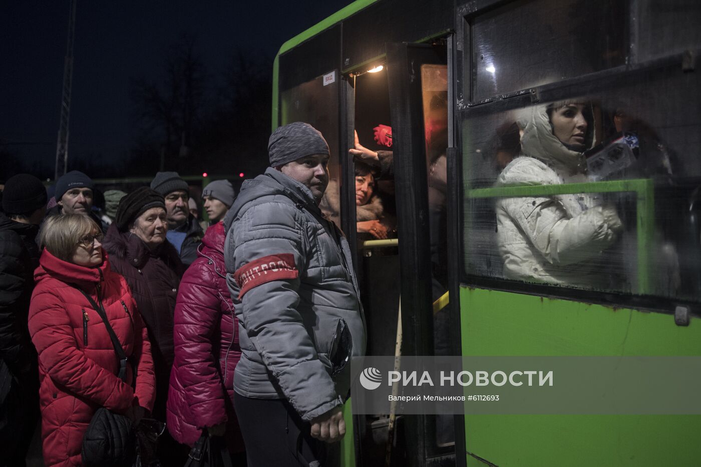 КПП "Станица Луганская" в Донбассе