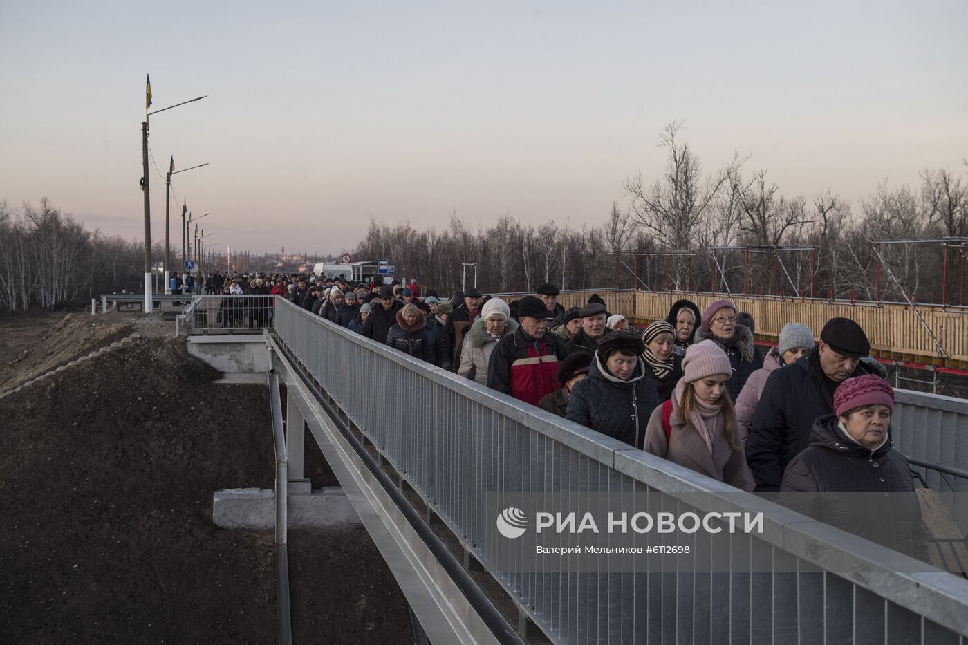 КПП "Станица Луганская" в Донбассе