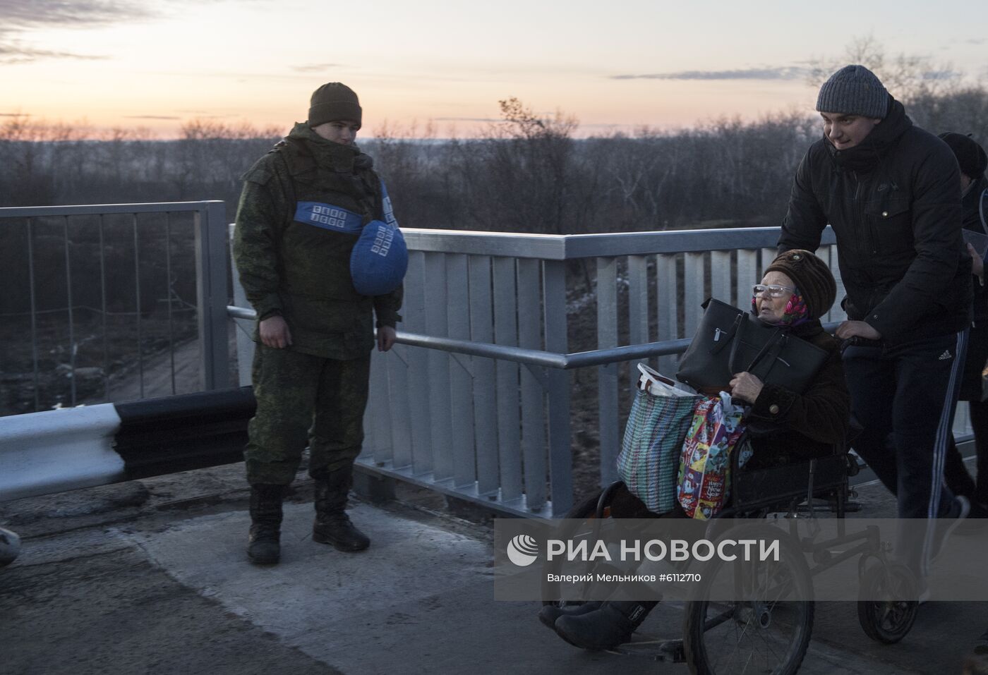 КПП "Станица Луганская" в Донбассе