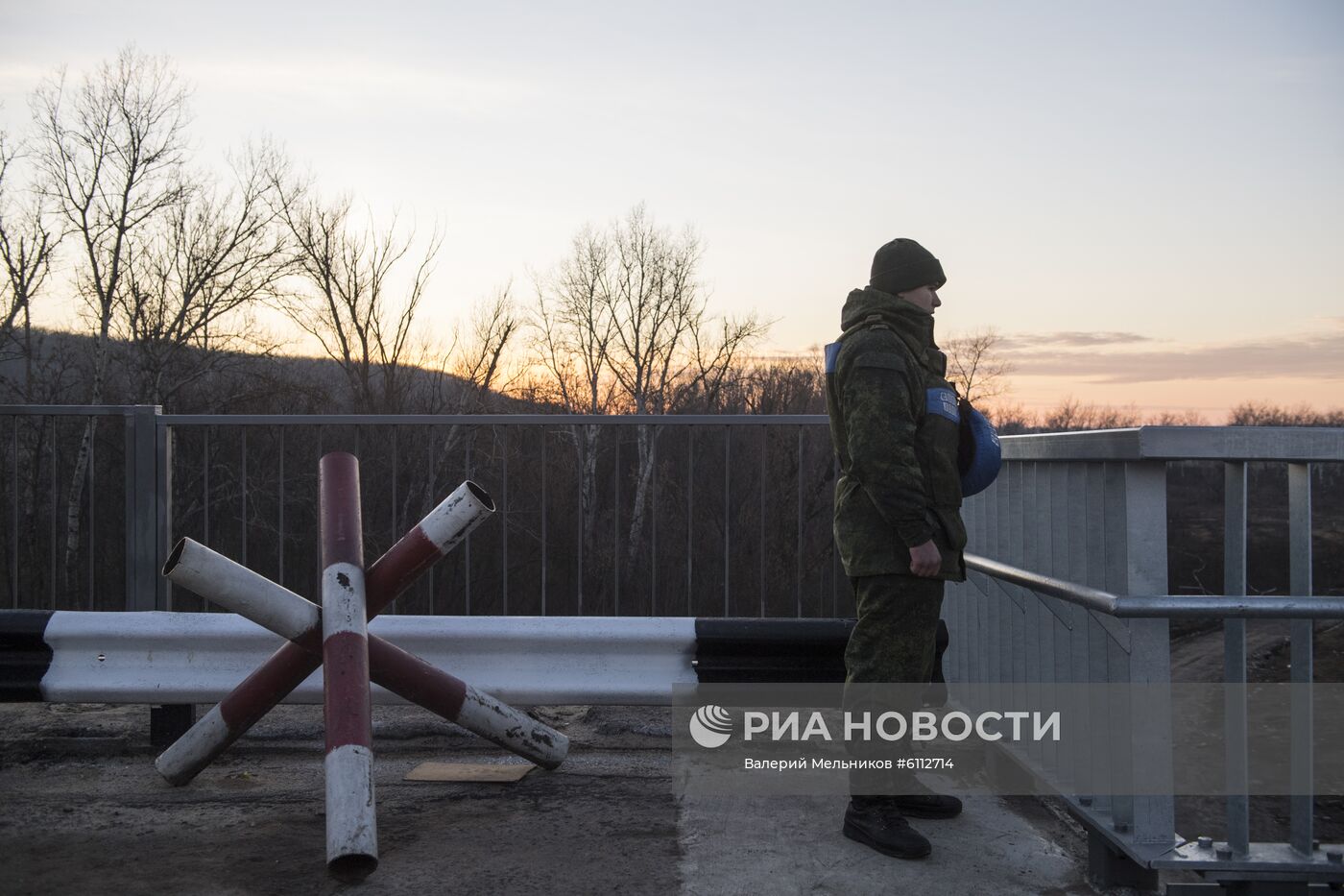КПП "Станица Луганская" в Донбассе