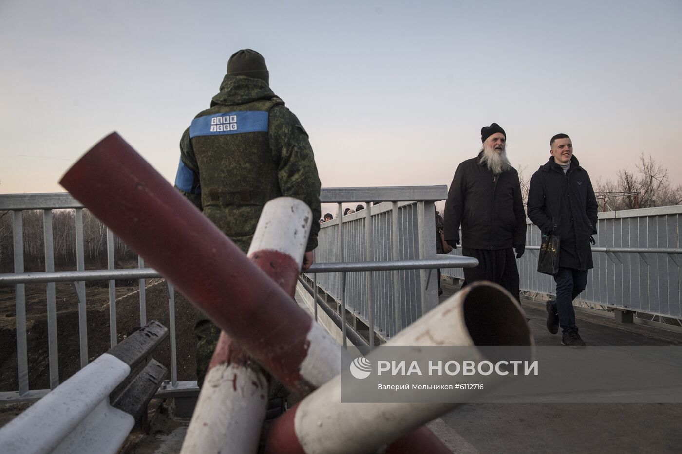 КПП "Станица Луганская" в Донбассе