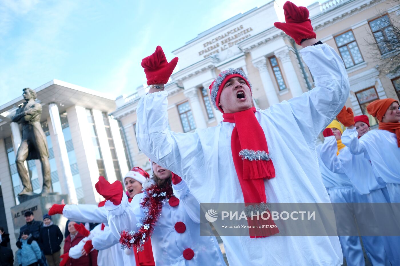 Парад Дедов Морозов в Краснодаре 