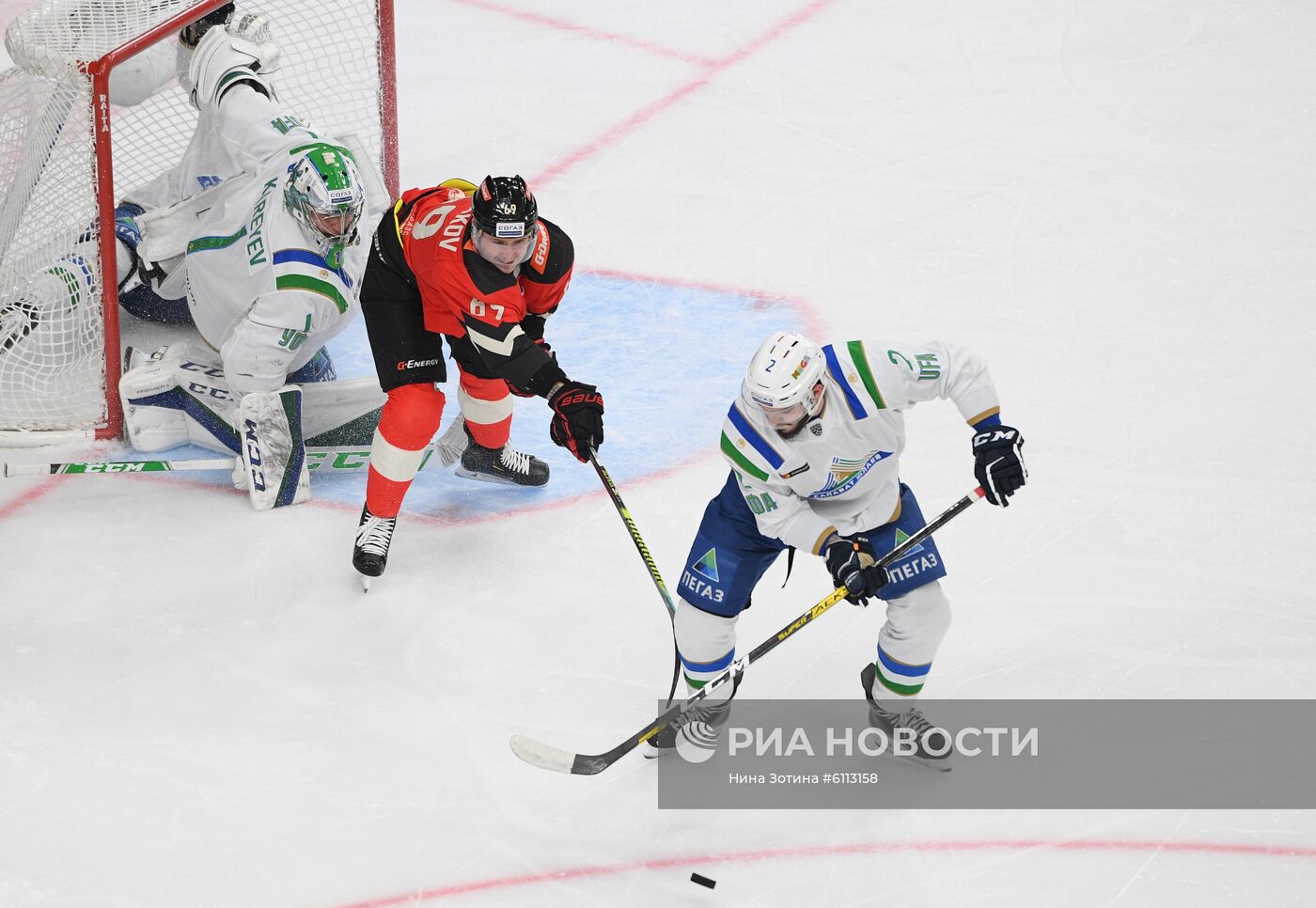 Хоккей. КХЛ. Матч "Авангард" "Салават Юлаев"