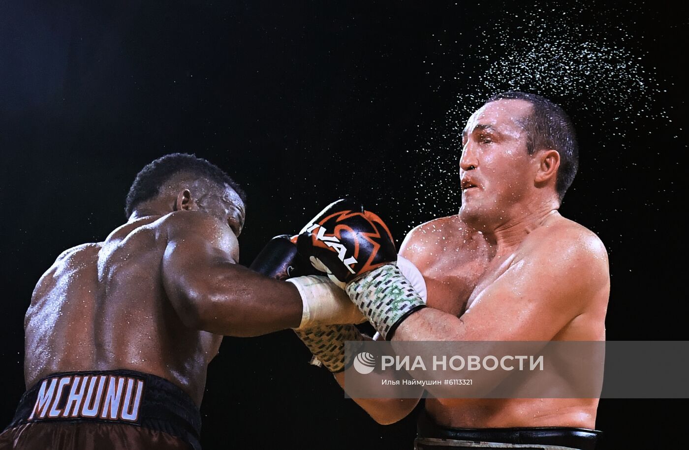Бокс. Бой Д. Лебедева и Т. Мчуну