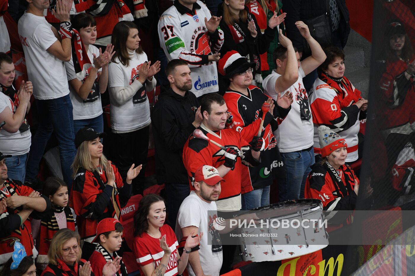 Хоккей. КХЛ. Матч "Авангард" "Салават Юлаев"