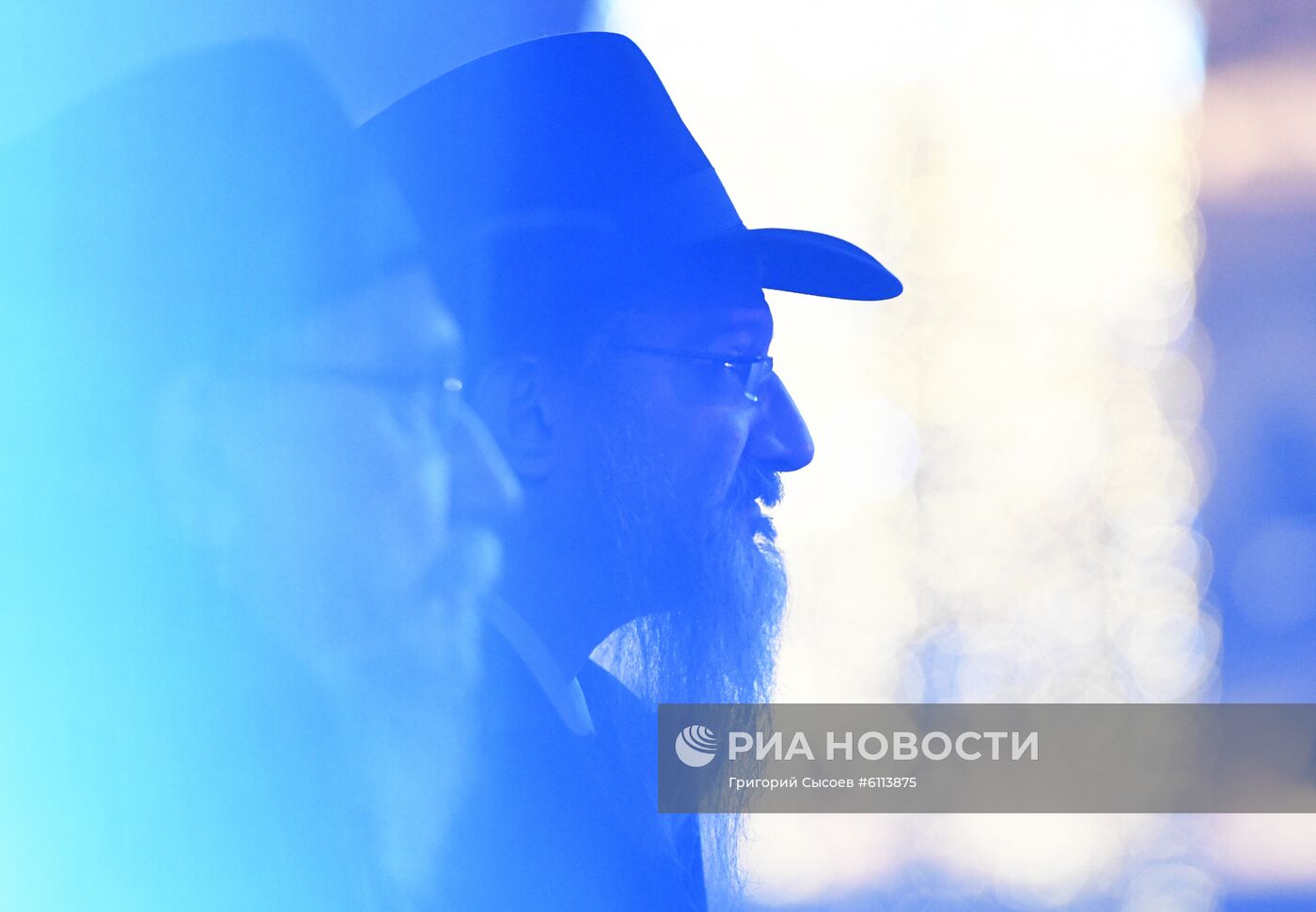 Церемония зажжения первой ханукальной свечи