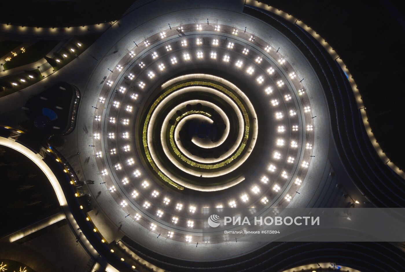 Новогоднее украшение парка "Краснодар"