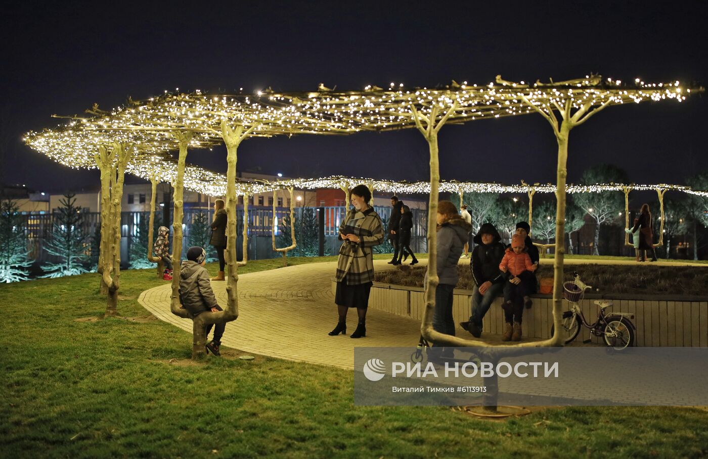 Новогоднее украшение парка "Краснодар"