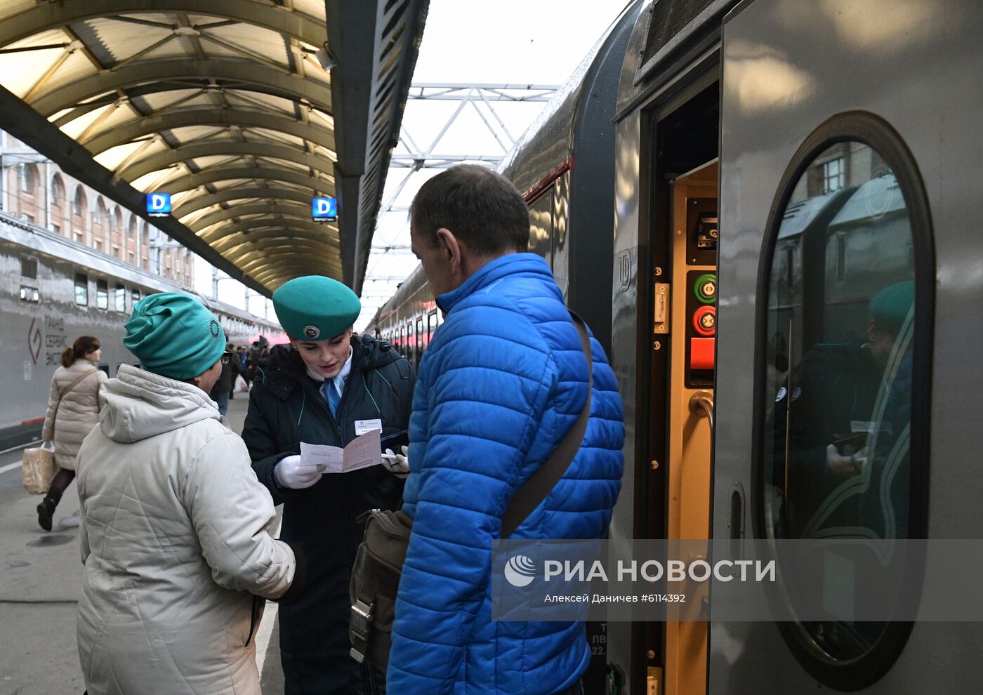 Поезд "Таврия" отправился из Санкт-Петербурга в Крым