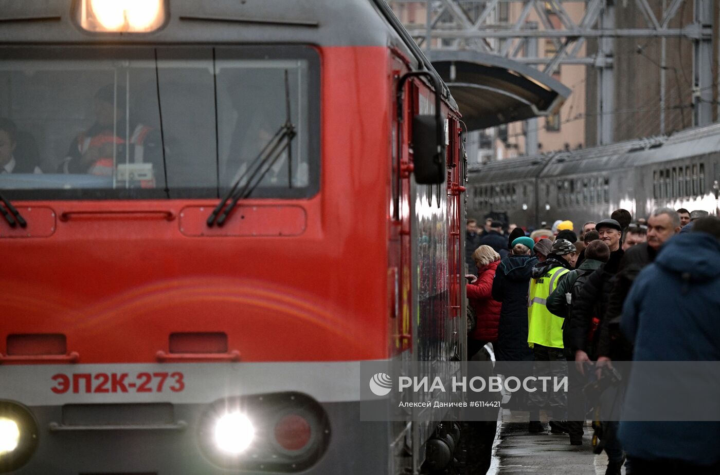 Поезд "Таврия" отправился из Санкт-Петербурга в Крым