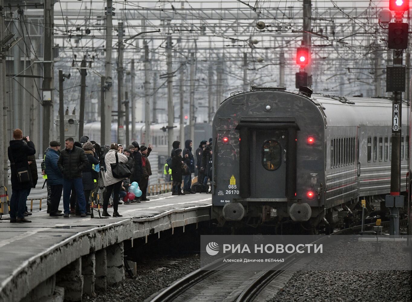 Поезд "Таврия" отправился из Санкт-Петербурга в Крым