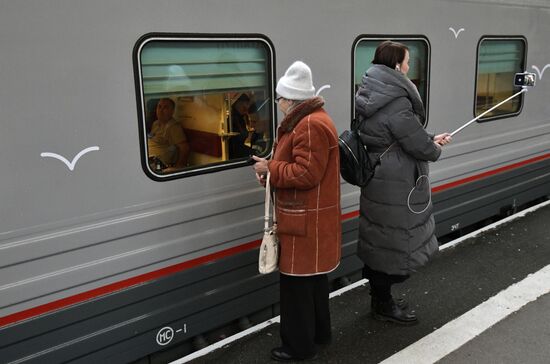 Поезд "Таврия" отправился из Санкт-Петербурга в Крым