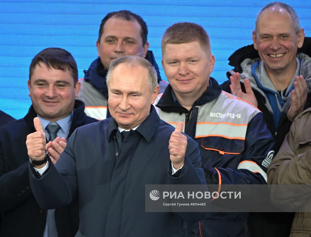 Президент РФ В. Путин открыл железнодорожное движение по Крымскому мосту