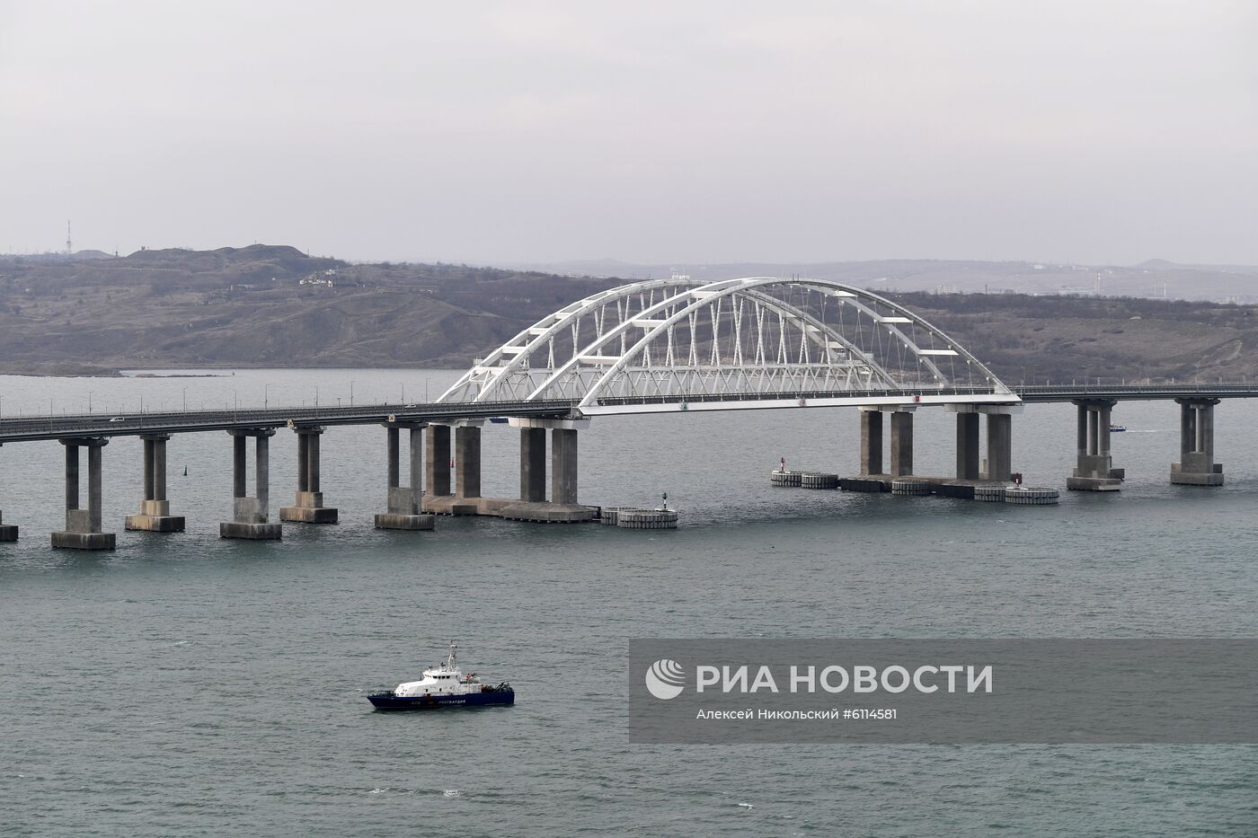 Президент РФ В. Путин открыл железнодорожное движение по Крымскому мосту