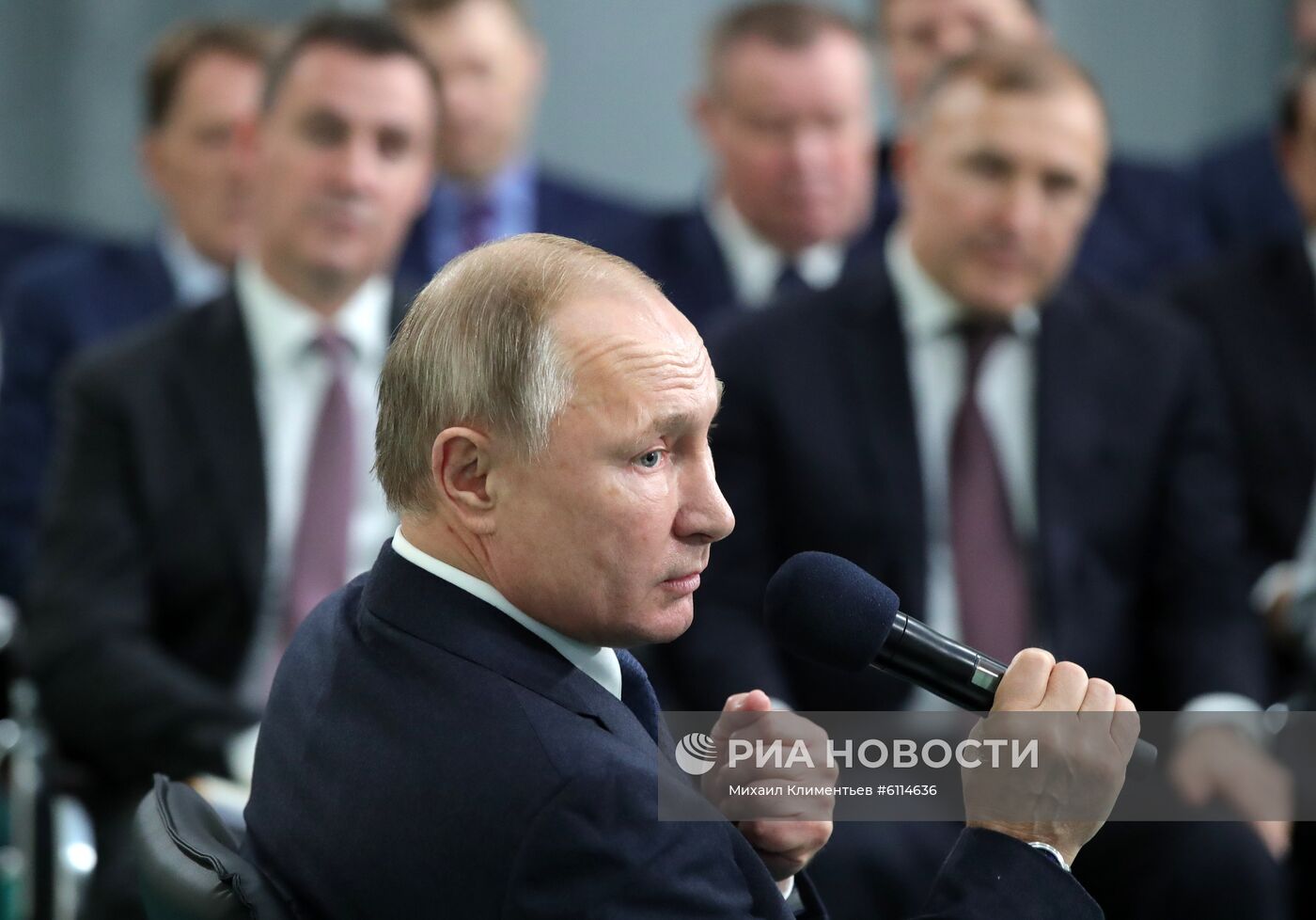 Рабочая поездка президента РФ В. Путина в Южный федеральный округ
