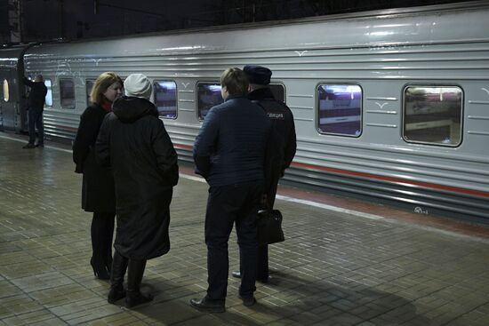 Поезд "Таврия" отправился из Санкт-Петербурга в Крым