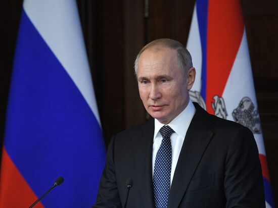 Президент РФ В. Путин принял участие в заседании расширенной коллегии Миниобороны РФ