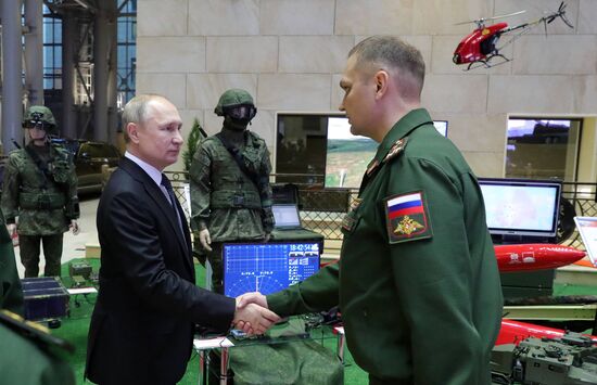 Президент РФ В. Путин принял участие в заседании расширенной коллегии Миниобороны РФ