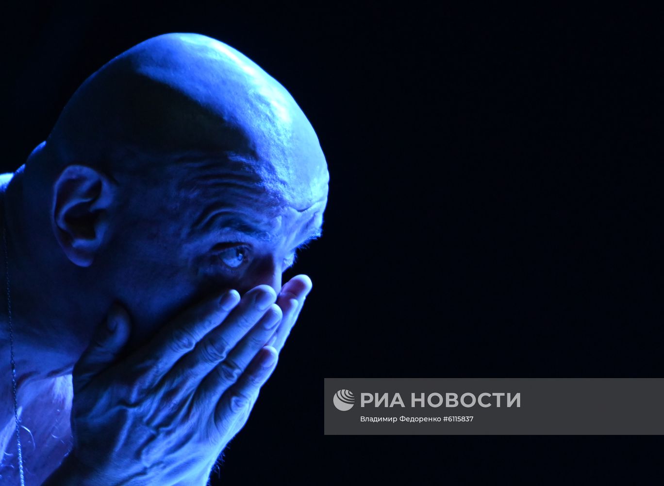 Пьеса "Шутники" в театре "Сатирикон"