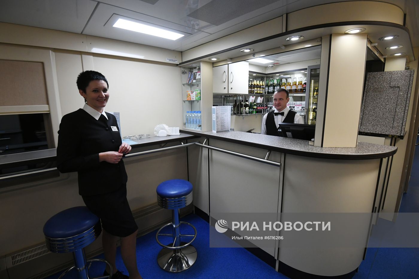 Отправление поезда "Таврия" из Москвы в Крым  