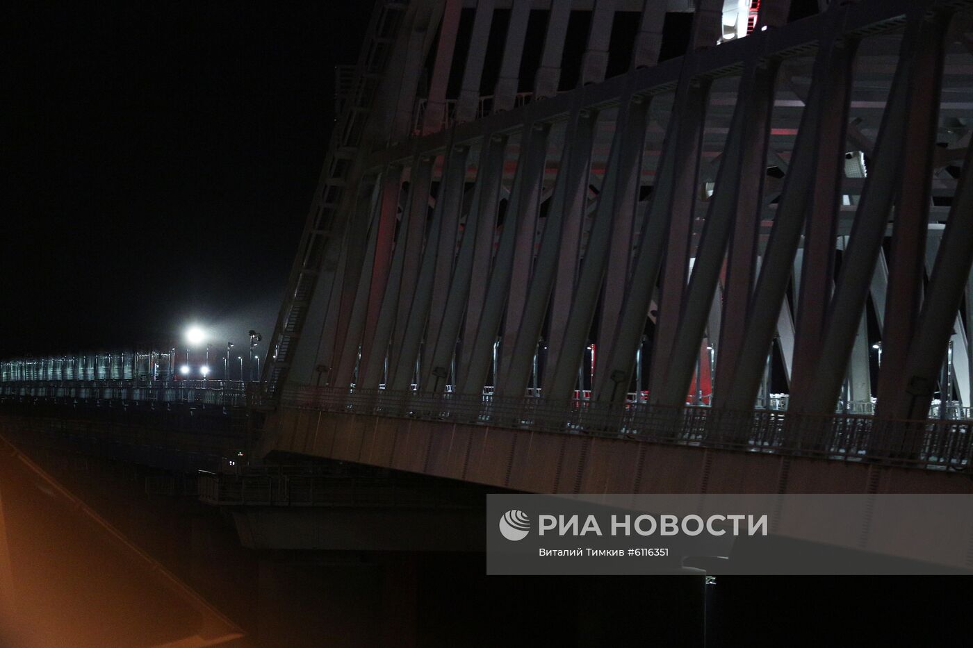 Первый пассажирский поезд Санкт-Петербург - Крым