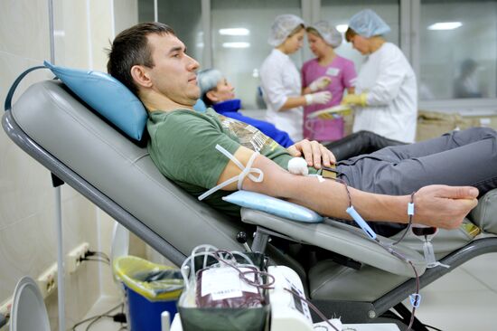 Новогодняя донорская акция "С Новым годом, Служба крови!" в Екатеринбурге