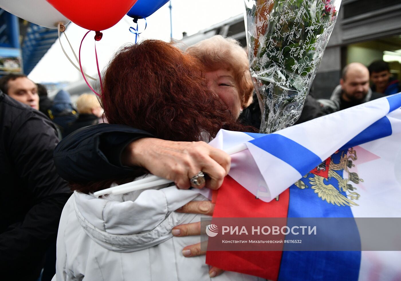 Прибытие пассажирского поезда  "Таврия" в Крым