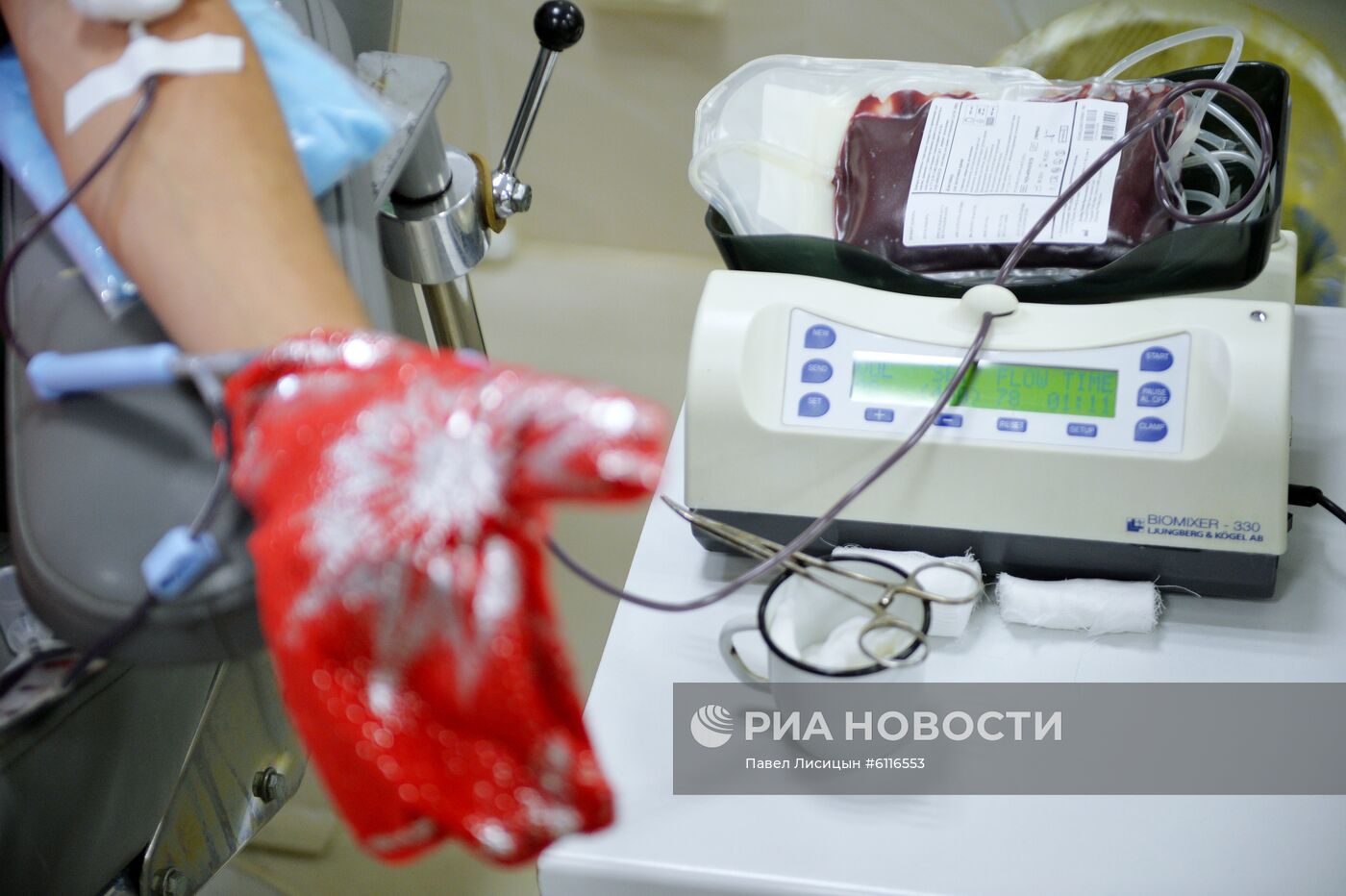 Новогодняя донорская акция "С Новым годом, Служба крови!" в Екатеринбурге