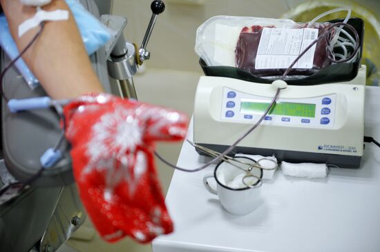 Новогодняя донорская акция "С Новым годом, Служба крови!" в Екатеринбурге