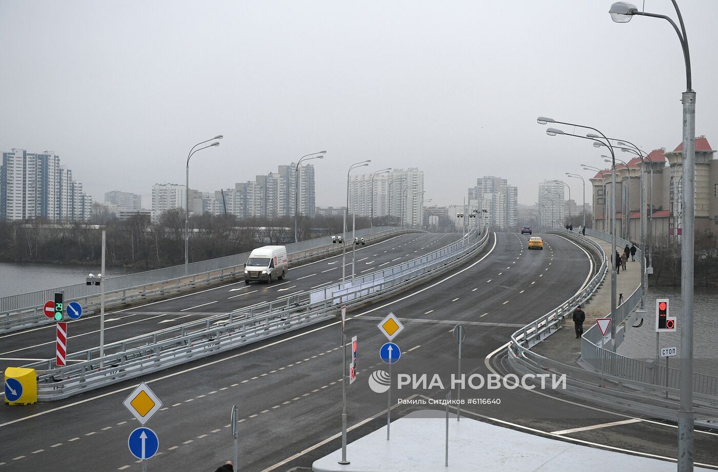 Открытие моста через Кожуховский затон на юго-востоке Москвы