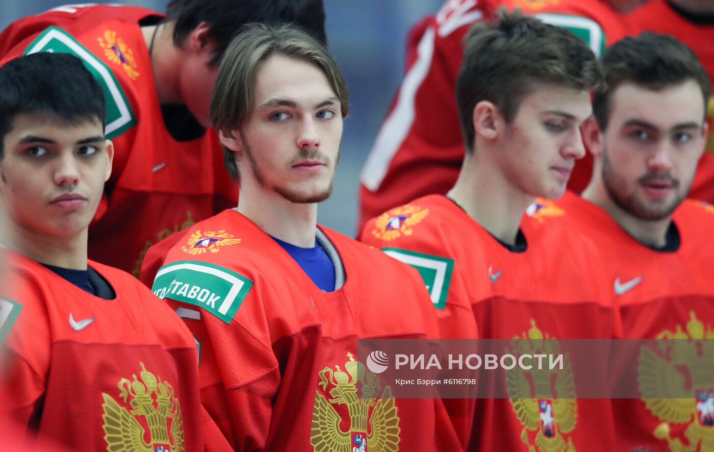 Командное фотографирование молодежной сборной России по хоккею