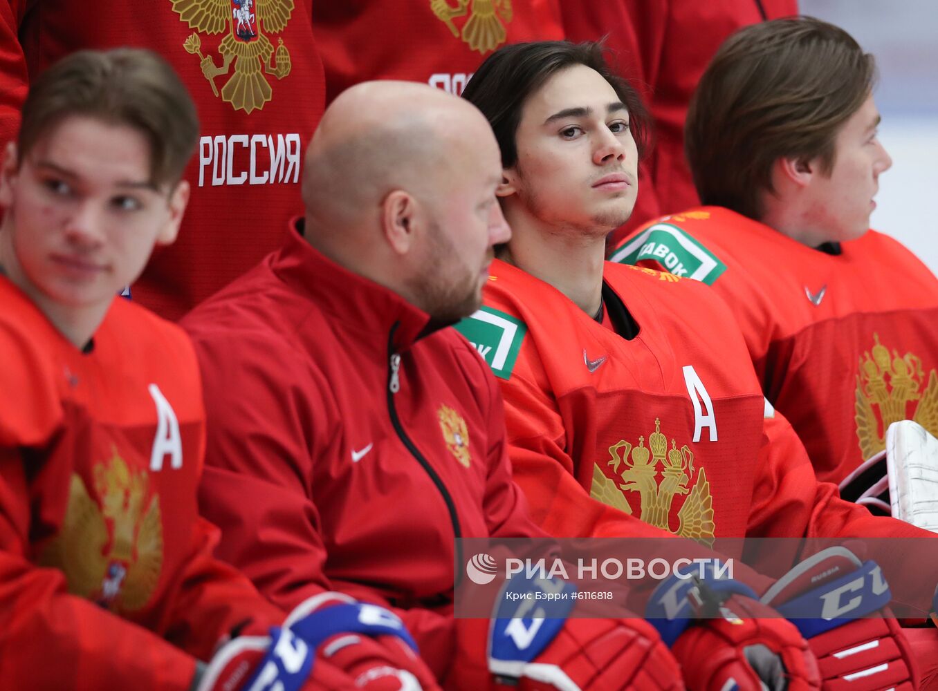 Командное фотографирование молодежной сборной России по хоккею