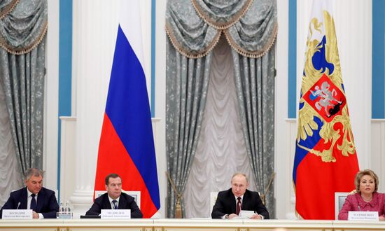 Президент РФ В. Путин провел заседание Совета при президенте РФ по стратегическому развитию и национальным проектам